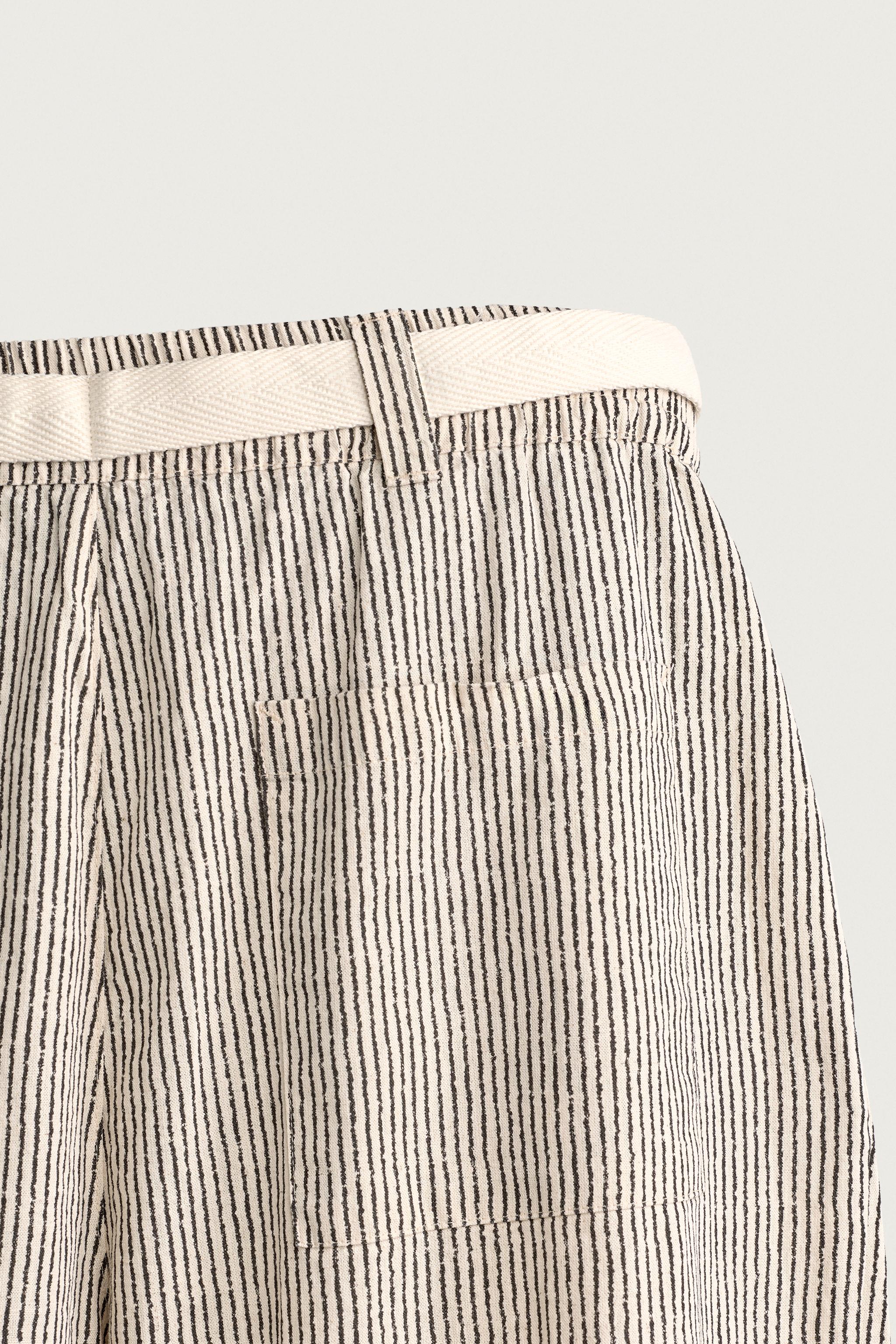 STRIPED WIDE FIT BELTED PANTS